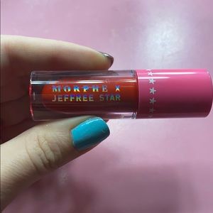 Morphe X Jeffree Star velour lip shade REDRUM